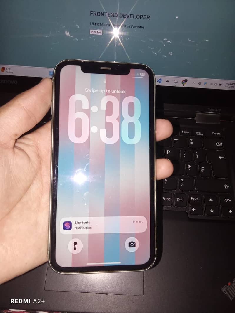 Apple iPhone 11 3