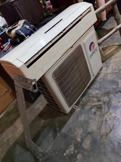 gree ac best condition and  ok no repaire