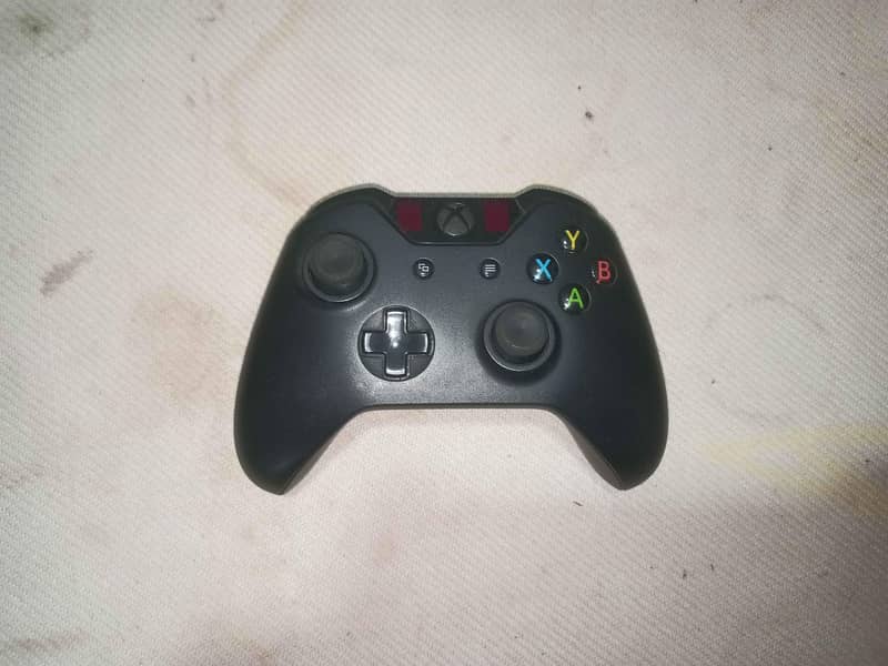 Xbox One Box Pack | With original controller 1