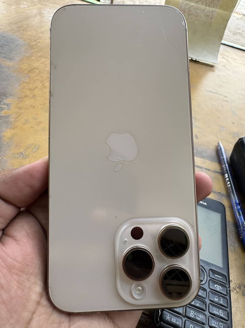 Apple iPhone 16 Pro Max 0