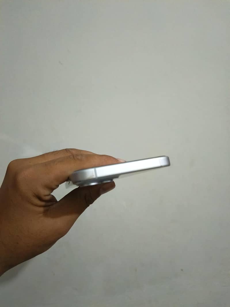 Apple iPhone 15 plus 2