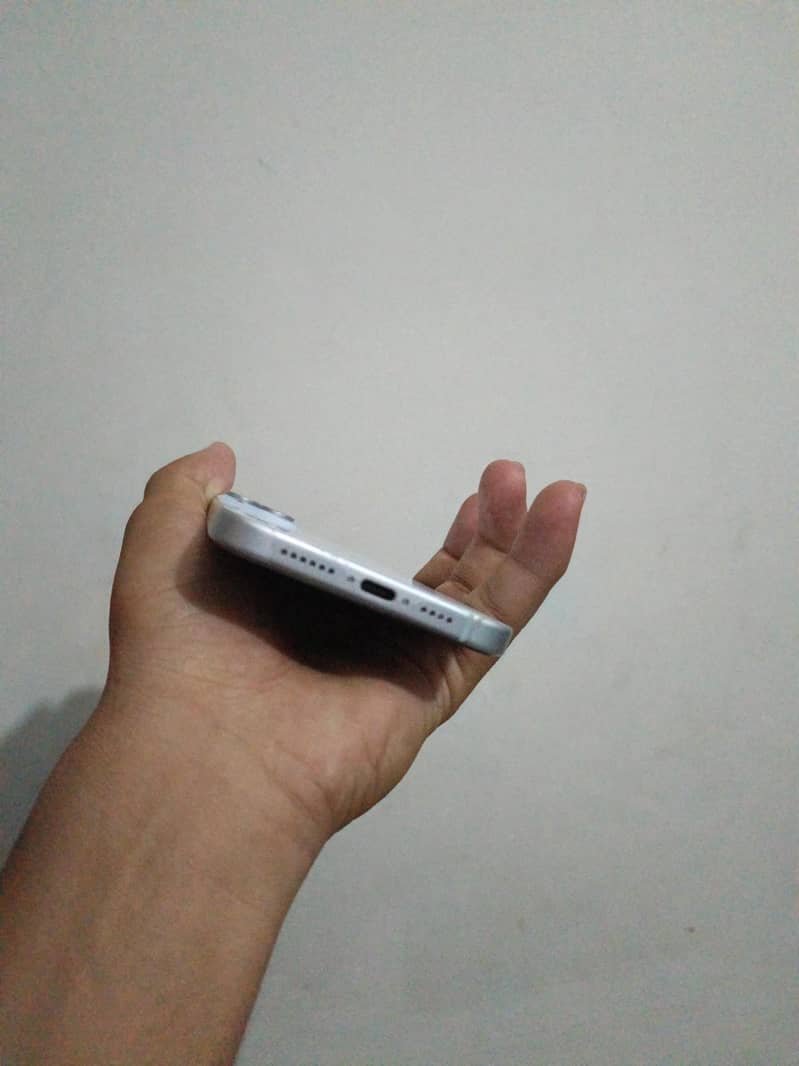 Apple iPhone 15 plus 3