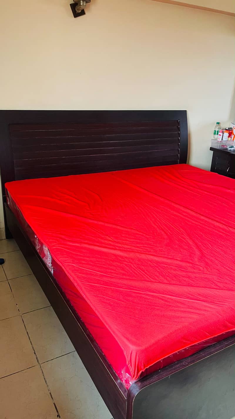 Bed King Size 0