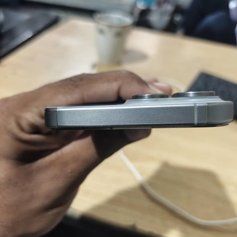 Apple iPhone 15 Pro Max titanium 2