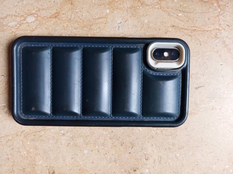 Apple iPhone X 4