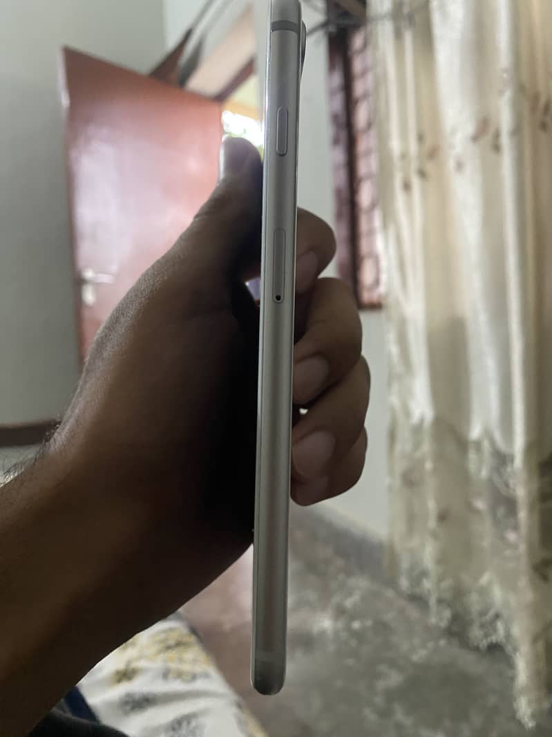 Apple iPhone 8 Plus 2