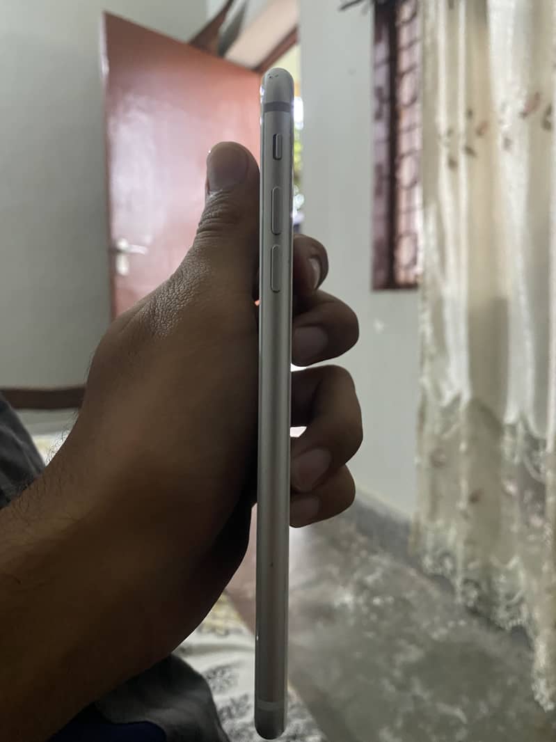Apple iPhone 8 Plus 5