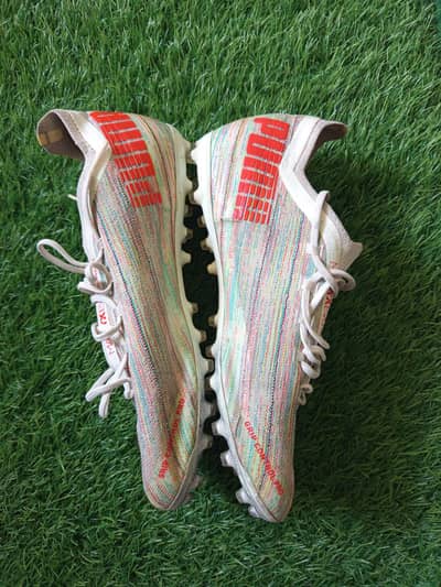 Adidass Cleats available in Top condition