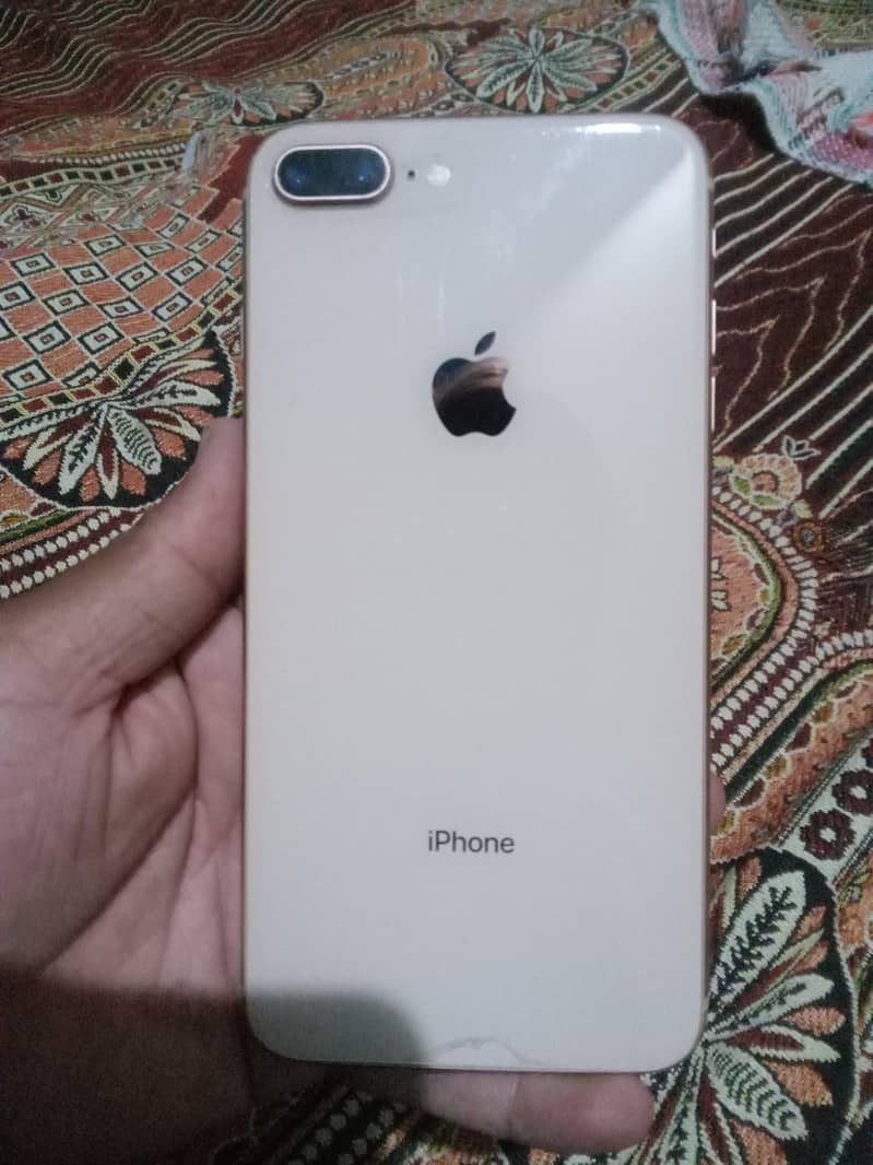 Apple iPhone 8 Plus 1