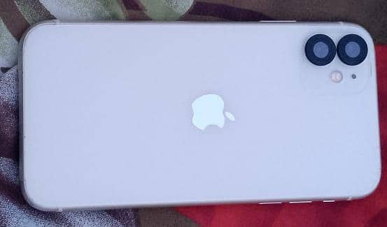 Apple iPhone 11 3