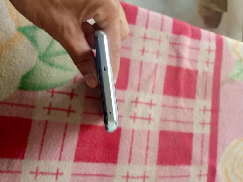 One Plus 10T 4