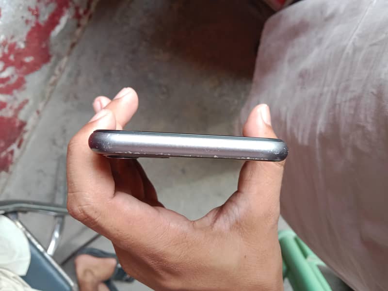 Apple iPhone 11 0
