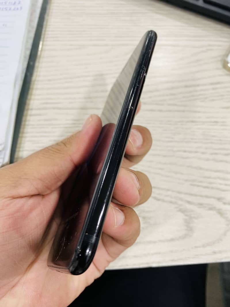 Apple iPhone 7 0
