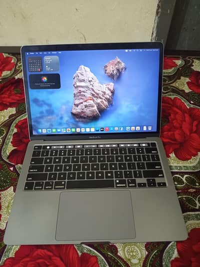 MacBook Pro 2020 | Core i5 | 16GB RAM | 512GB SSD | 13" Retina Display