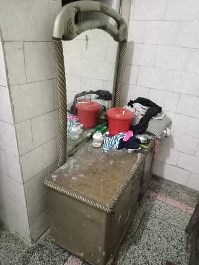dressing table