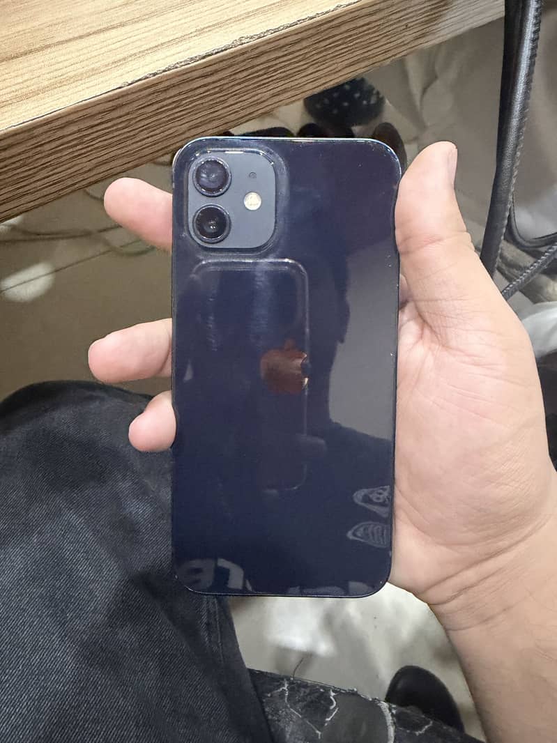 Apple iPhone 12 3