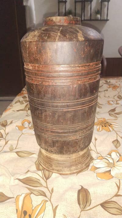 Black shehshm wood chatu