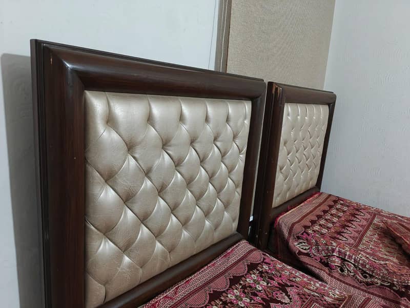 Single bed 0