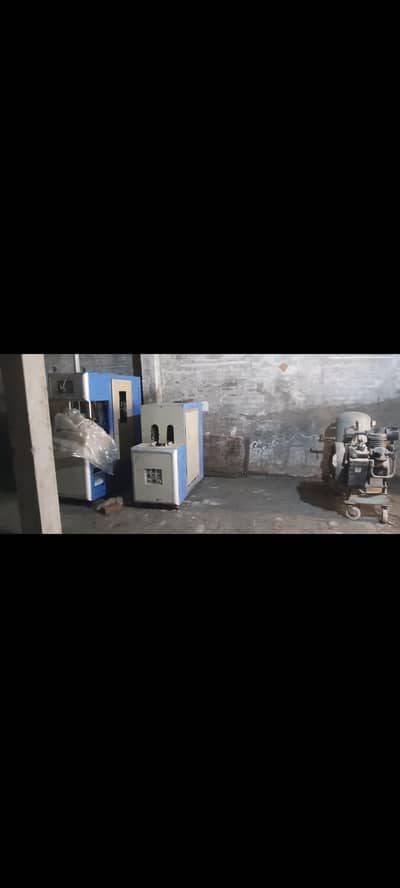 Pet blowing machine with Compressor