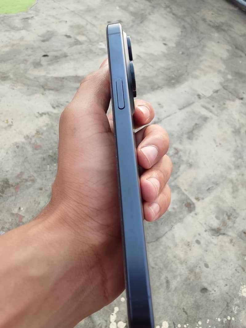 Apple iPhone 15 Pro Max 1