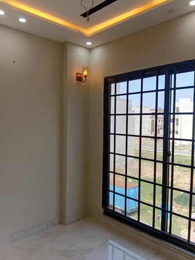 3 Marla Elegant House, 4 Bedrooms, 5 Washrooms, Regisrty Inteqaal, Loan Facility Can Get On Registry, For Sale In Etihad Town Phase1 Lahore.