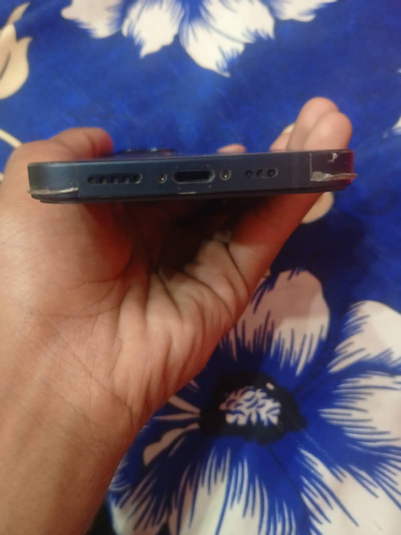Apple iPhone 13 1