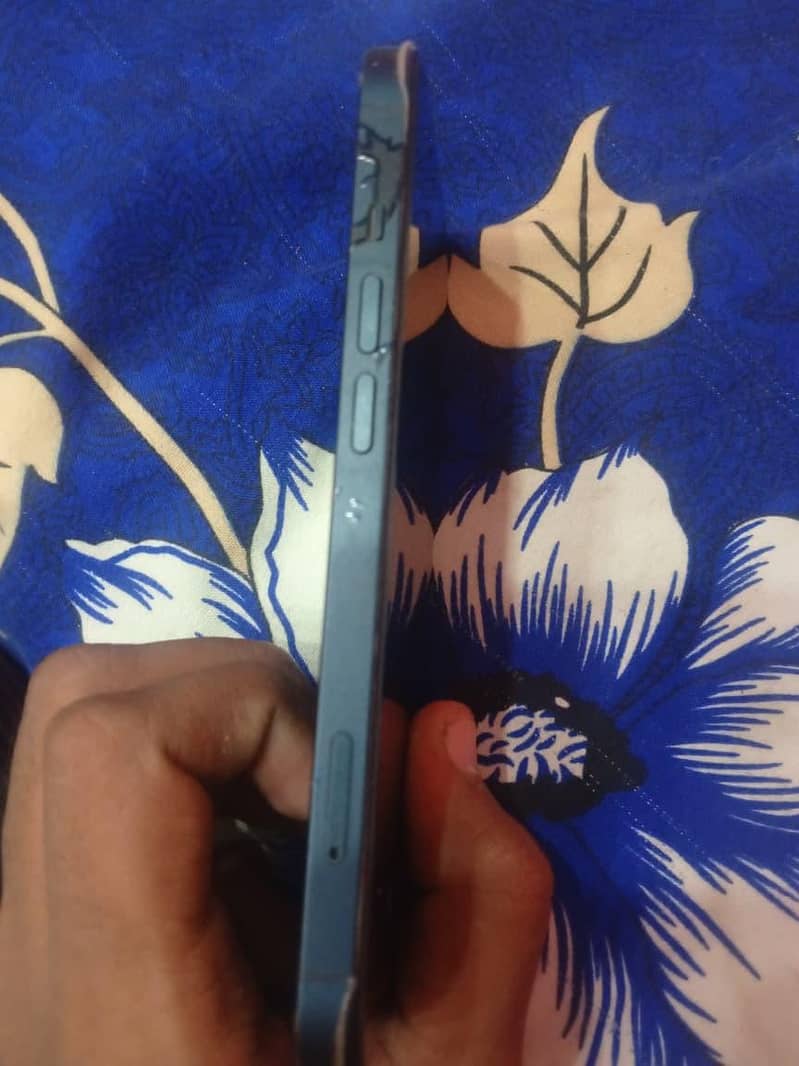 Apple iPhone 13 3