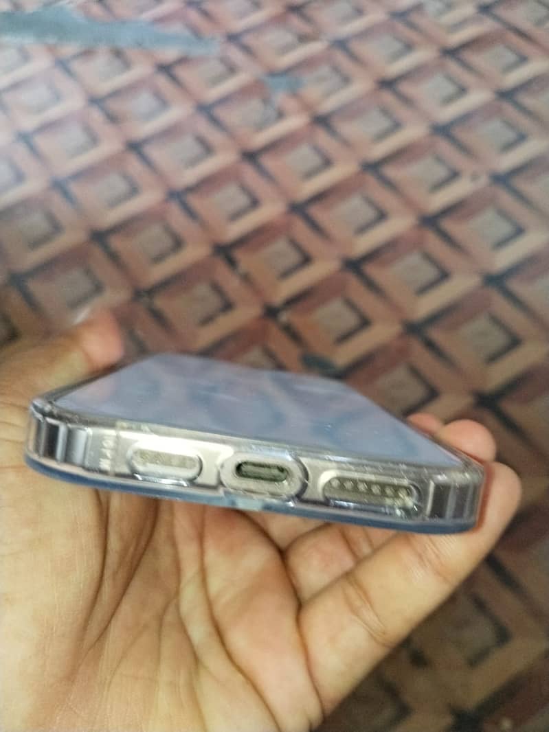Apple iPhone 16 Pro Max 5