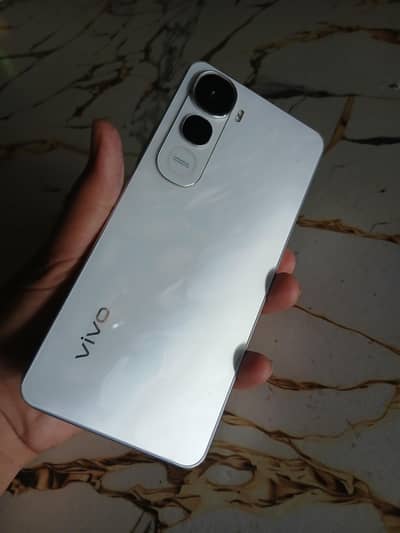 Vivo Y400