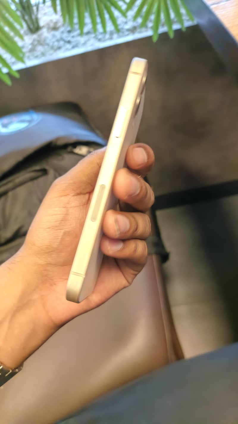 Apple iPhone 12 3