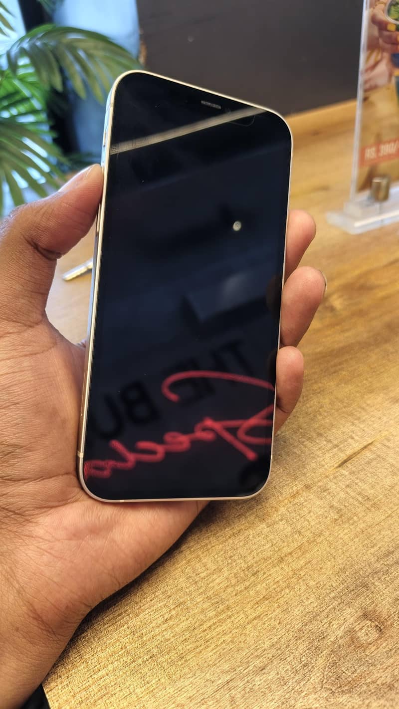 Apple iPhone 12 7