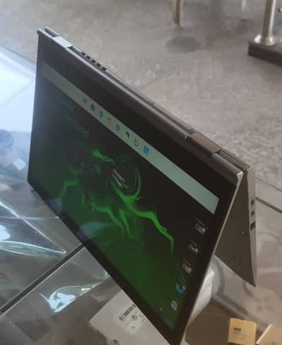 X1 YOGA X360 Touch 2k Resolution i7 8th 26/256