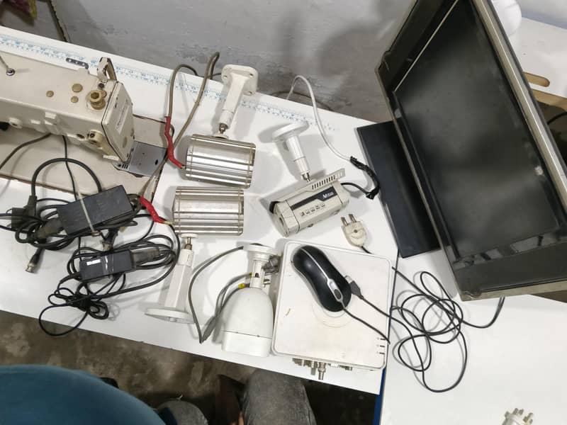 4 camera LCD dvr 1