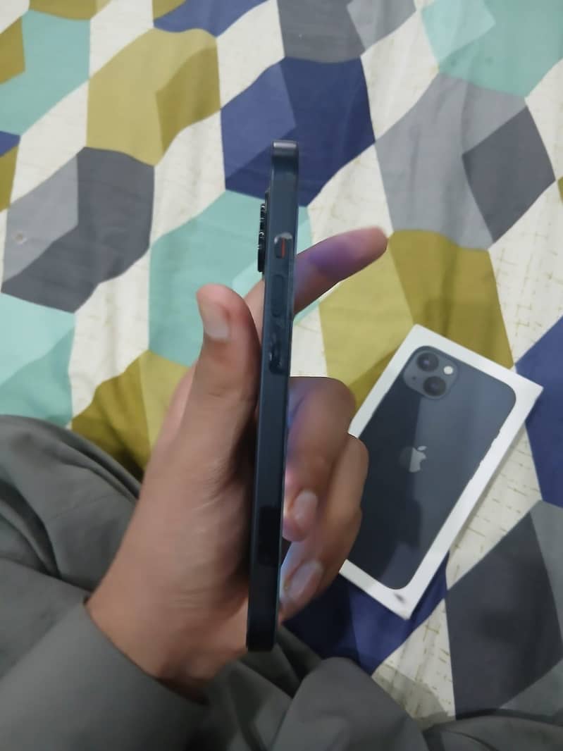 Apple iPhone 13 3