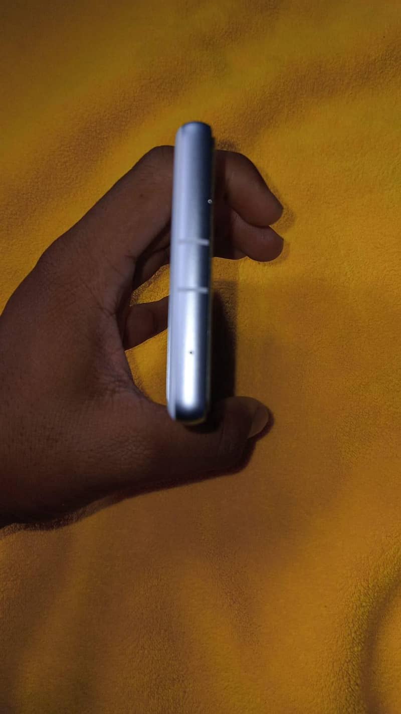 Google Pixel 7a 4