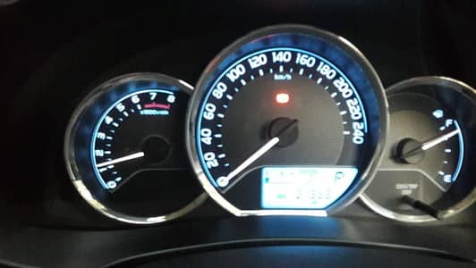 Toyota Corolla GLI 2015 1.3.     03056255516
