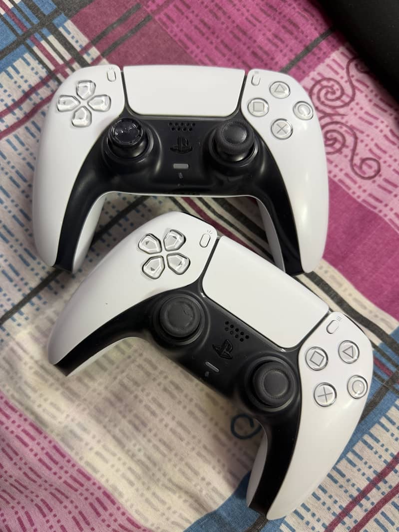 PS5 controllers 0
