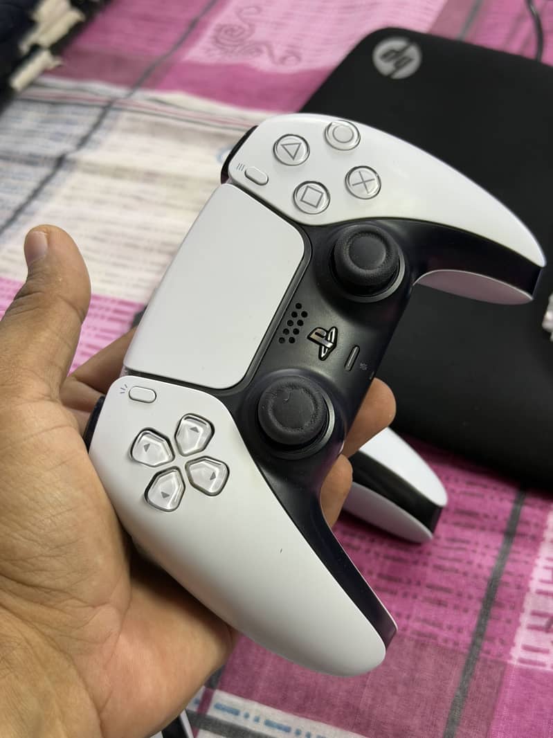 PS5 controllers 2
