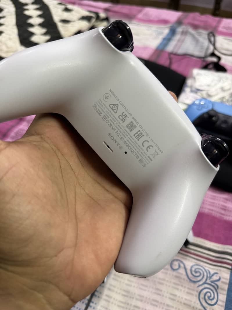 PS5 controllers 3