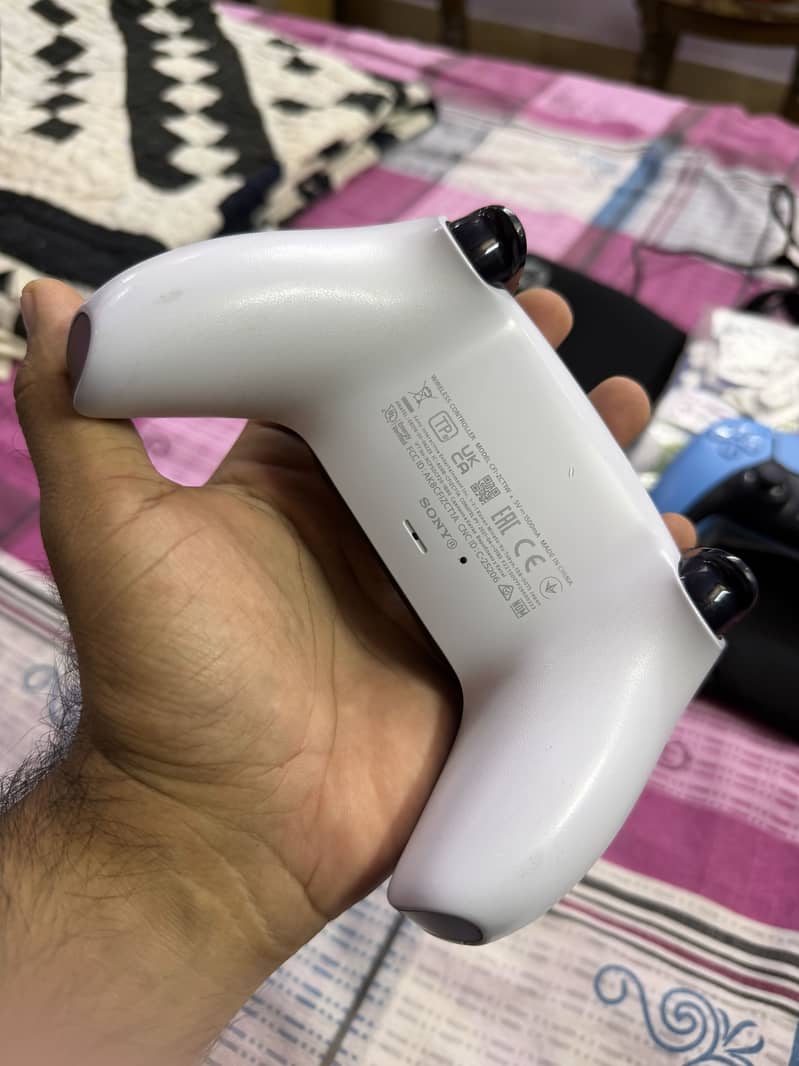 PS5 controllers 4