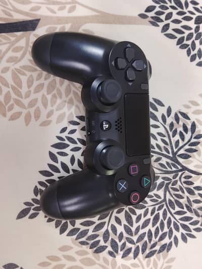 PS4 controller