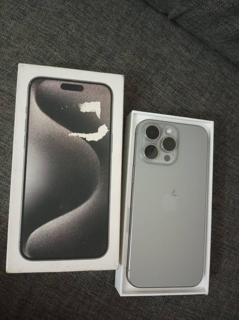 Apple iPhone 15 Pro Max 0