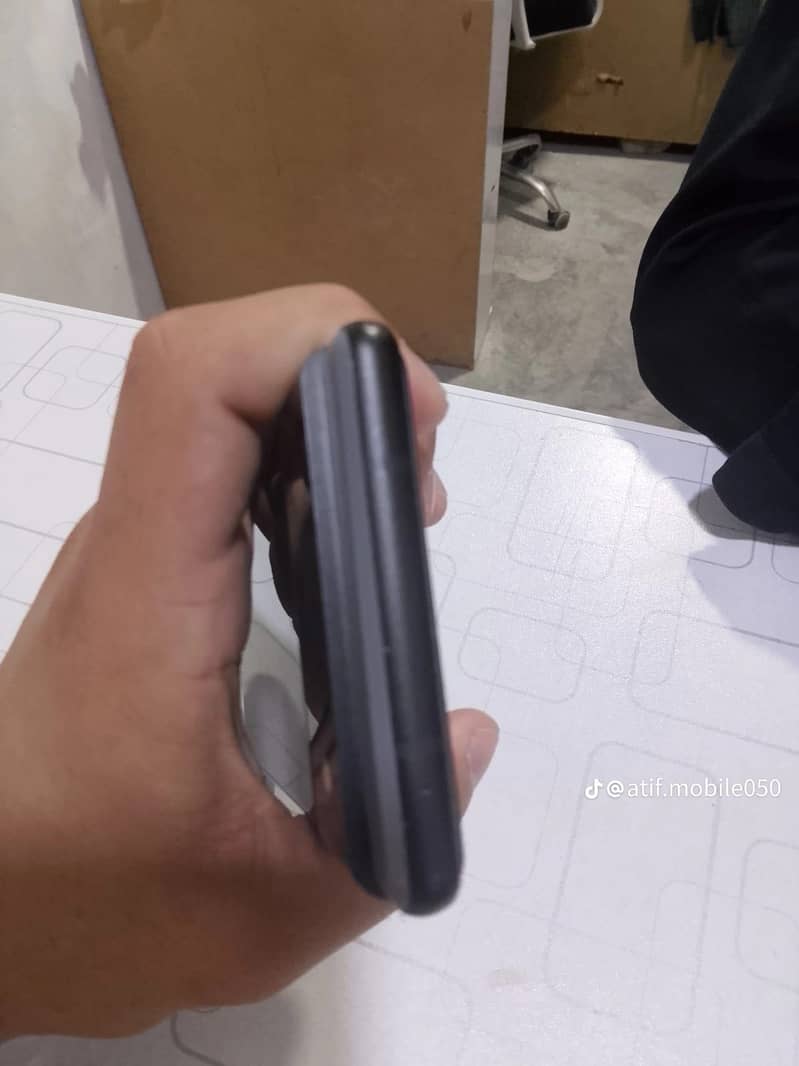 Google Pixel 6 4