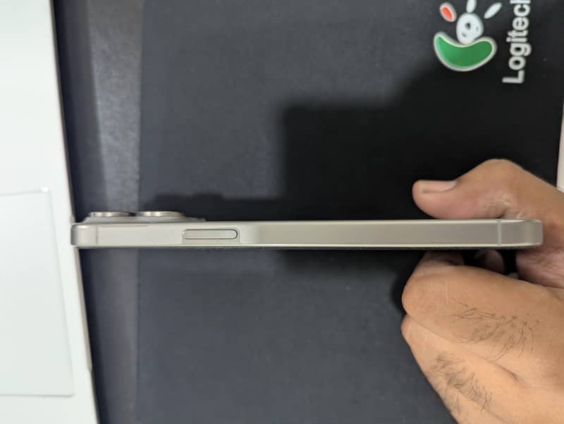 iPhone 15 Pro Max 5