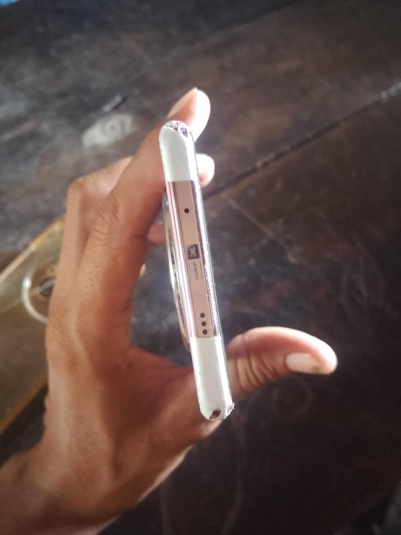 Infinix Zero 40 4