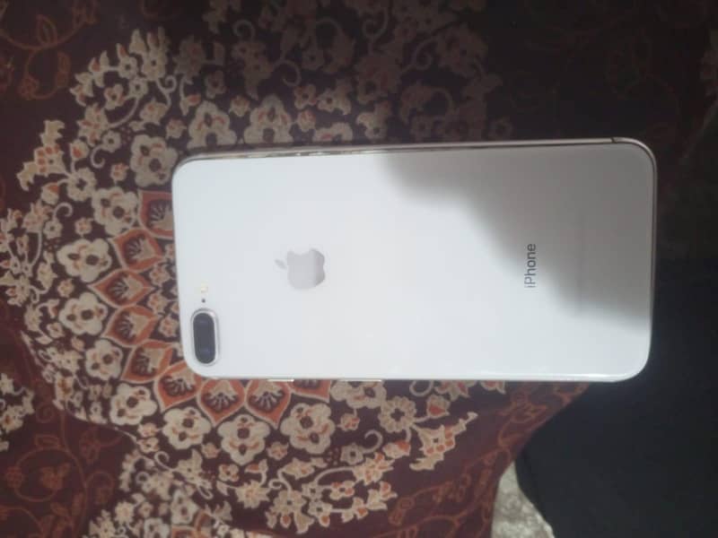Apple iPhone 8 Plus 0