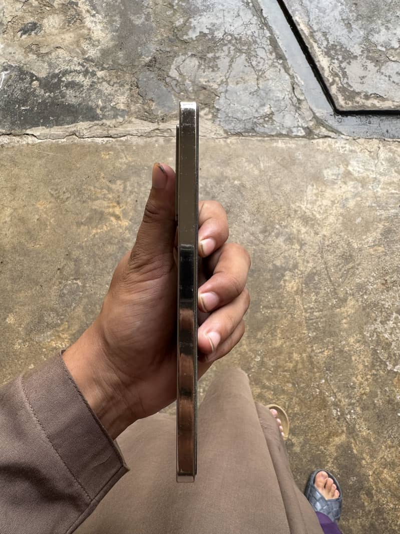 Infinix Note 40 4