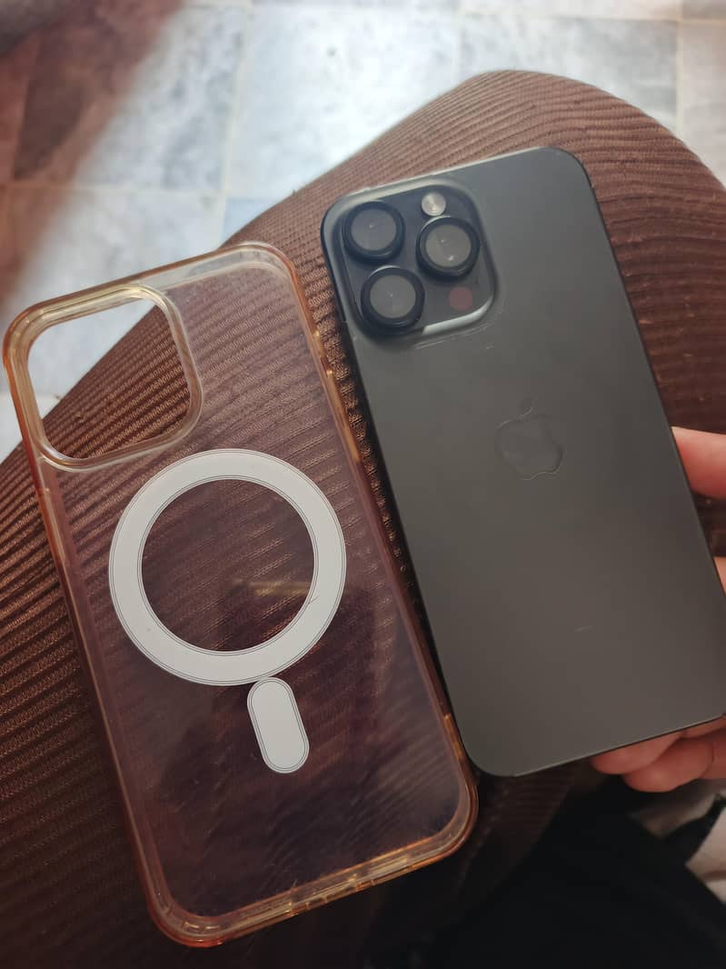 Apple iPhone 15 Pro Max 4