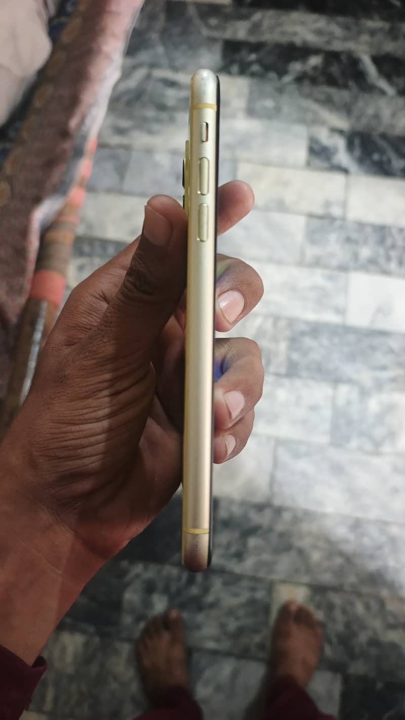 Apple iPhone 11 5
