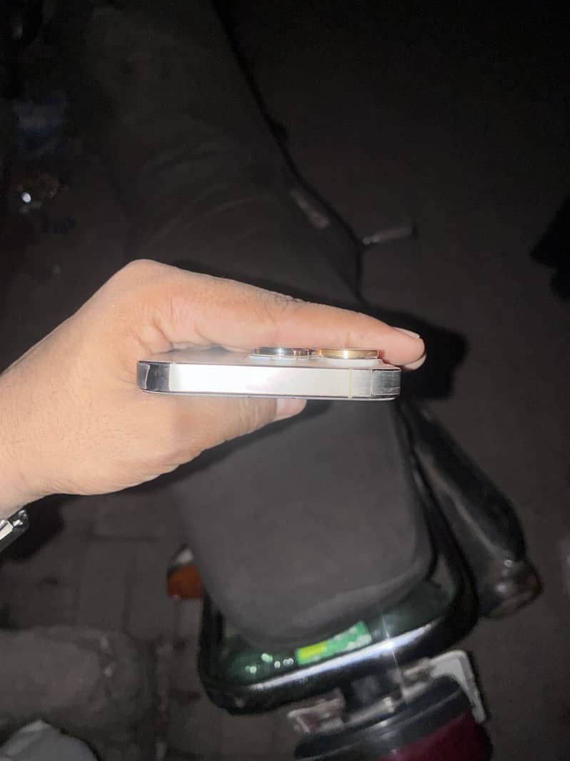Apple iPhone 14 Pro 2